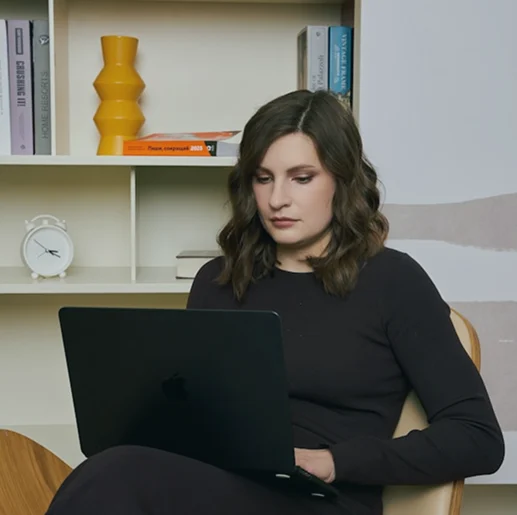 aesthetic practitioner on her laptop